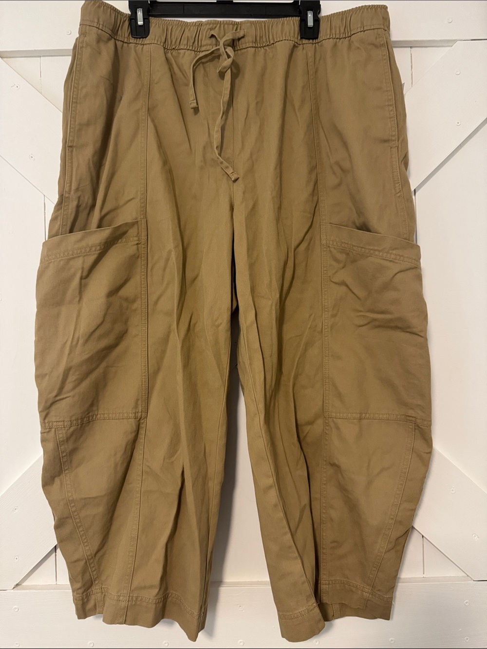 NWT Old Navy High Rise Barrel Leg Cargos | Size XL